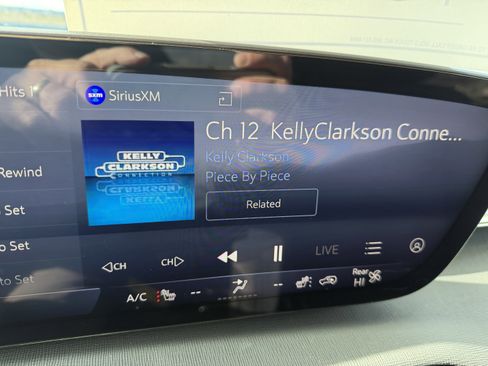 Used 2025 Buick Enclave Preferred image 22