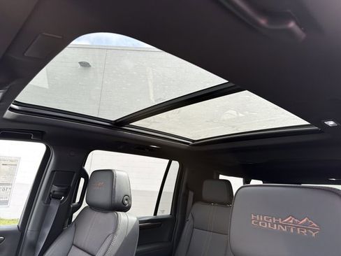 New 2026 Chevrolet Suburban High Country image 11