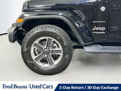 Used 2022 Jeep Wrangler Unlimited Sahara w/ Cold Weather Group AWD/4WD image 38