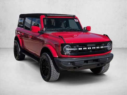 Used 2023 Ford Bronco Outer Banks image 3