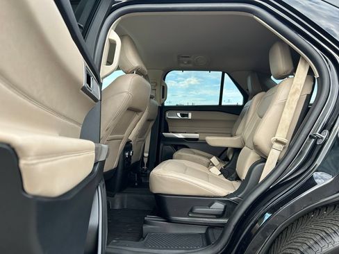Used 2022 Ford Explorer Limited w/ Equipment Group 301A AWD/4WD image 24