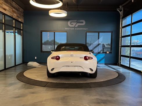Used 2021 MAZDA MX-5 Miata Grand Touring RWD image 4
