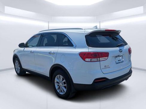 Used 2018 Kia Sorento FWD image 5