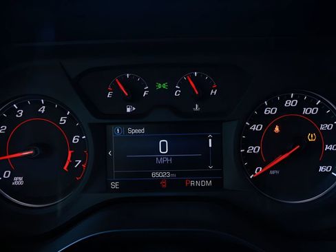 Used 2020 Chevrolet Camaro LT w/ Technology Package RWD image 32