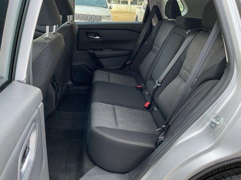 Used 2025 Nissan Rogue SV image 16