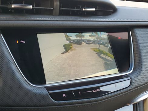 Used 2018 Cadillac XT5 Luxury w/ Driver Awareness Package image 30