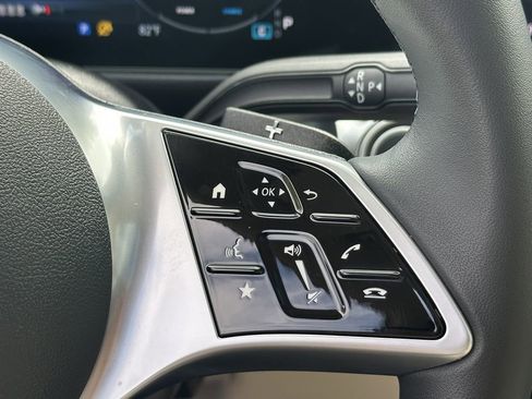 Certified 2025 Mercedes-Benz GLB 250 image 28