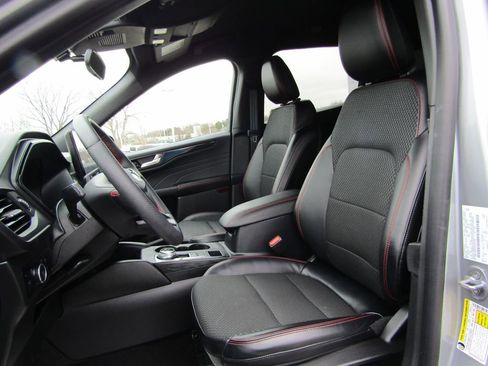 Used 2023 Ford Escape ST-Line Select w/ Tech Pack #2 AWD/4WD image 16