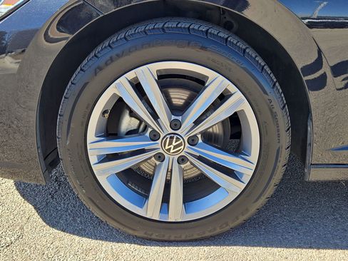 Used 2024 Volkswagen Jetta SE image 11