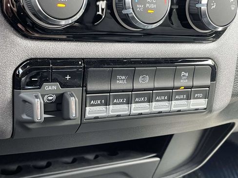 New 2026 RAM 5500 Tradesman w/ Chrome Appearance Group AWD/4WD image 36