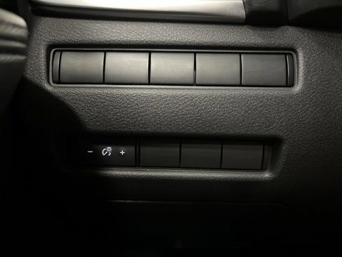 Used 2021 Nissan Rogue S image 23