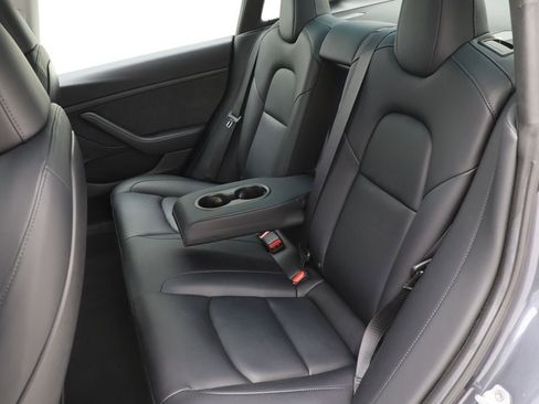 Used 2023 Tesla Model 3 Standard Range image 11