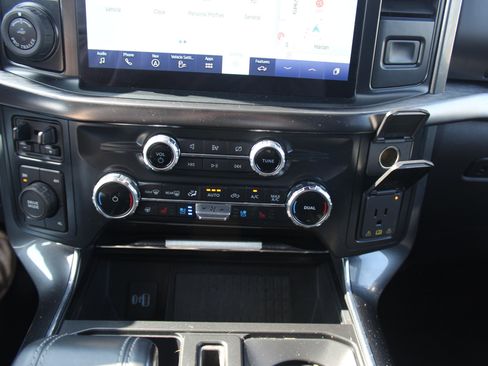 Used 2022 Ford F150 Lariat w/ Equipment Group 502A High image 15