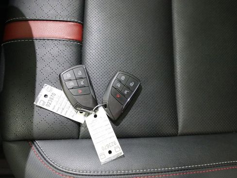 Certified 2024 Chevrolet Traverse RS w/ LPO, Floor Liner Package AWD/4WD image 21