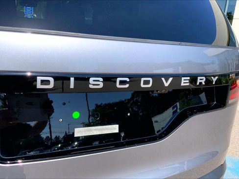 Used 2025 Land Rover Discovery S AWD/4WD image 29