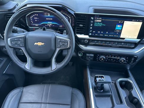 Used 2025 Chevrolet Silverado 1500 High Country AWD/4WD image 16