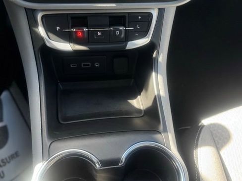 Used 2023 GMC Terrain SLE w/ Driver Convenience Package image 14