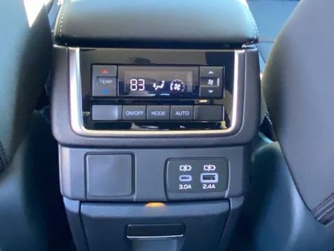 Certified 2025 Subaru Ascent Premium image 17