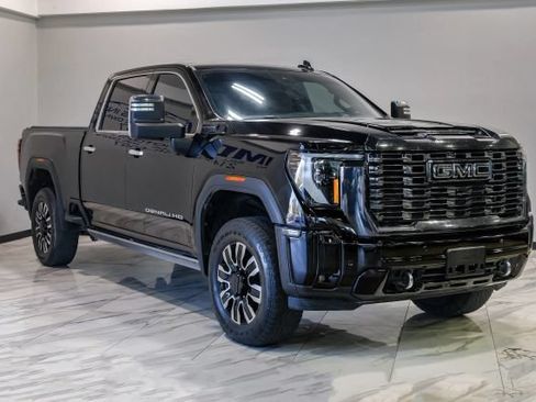 Used 2024 GMC Sierra 2500 Denali Ultimate AWD/4WD image 10