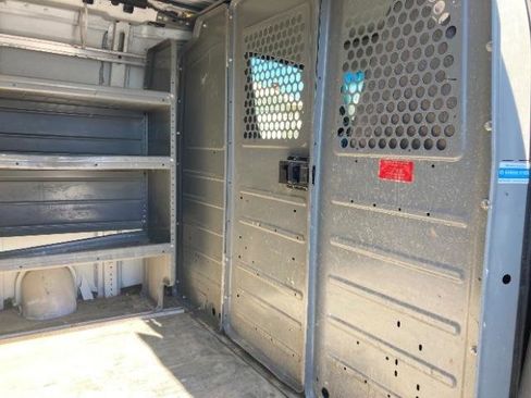 Used 2017 Chevrolet Express 2500 image 37