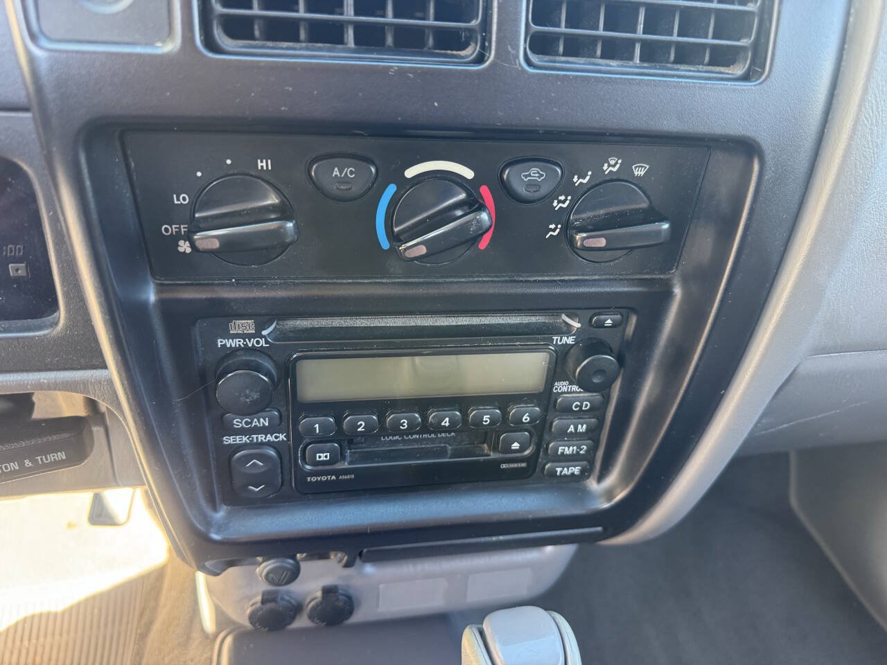 Used 2001 Toyota Tacoma 4x4 Xtracab image 17