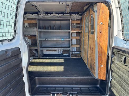 Used 2017 GMC Savana 2500 image 17