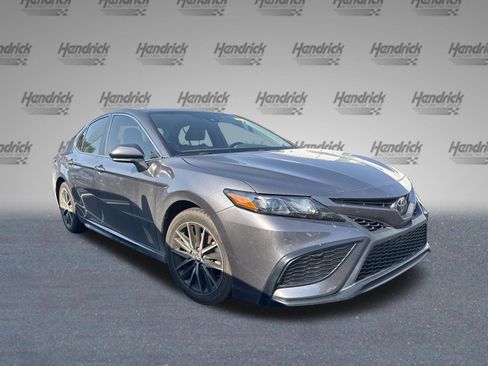 Used 2023 Toyota Camry SE FWD image 2