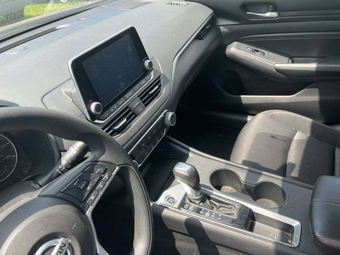Used 2020 Nissan Altima 2.5 S FWD image 13
