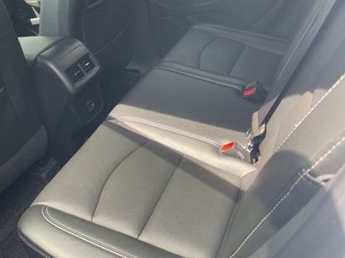 Used 2023 GMC Terrain SLT w/ Tech Package FWD image 13