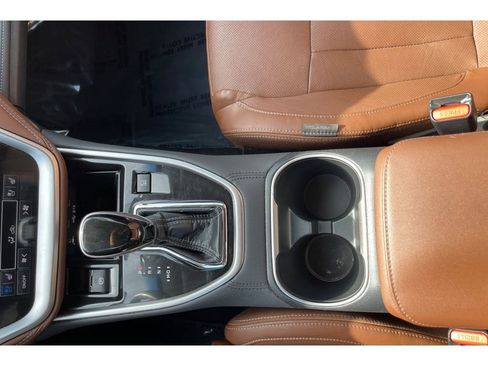 Used 2022 Subaru Outback Touring w/ Popular Package #2 image 30