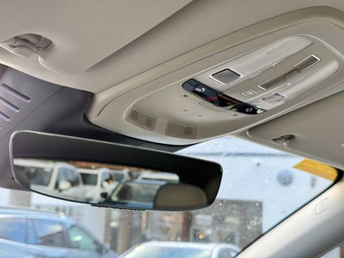 Certified 2024 Volvo XC60 T8 Ultimate w/ Protection Package Premier image 28