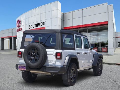 Used 2025 Jeep Wrangler Unlimited Sport AWD/4WD image 5