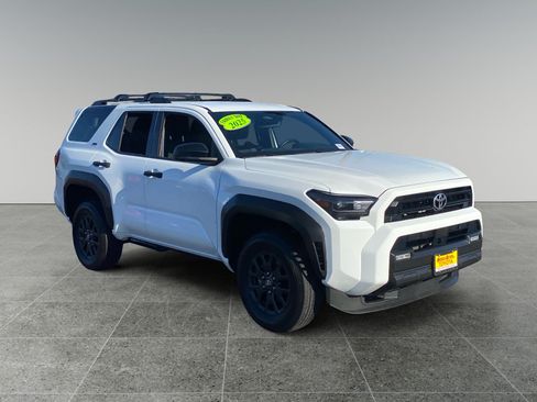 Used 2025 Toyota 4Runner SR5 AWD/4WD image 7
