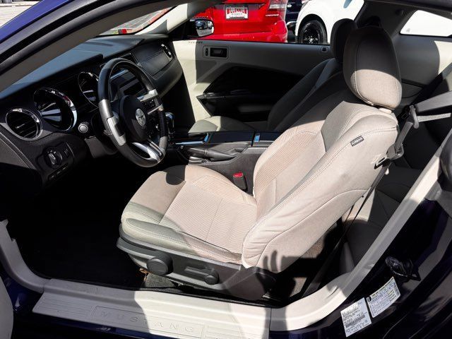 Used 2011 Ford Mustang Coupe w/ 101A Rapid Spec Order Code RWD image 9