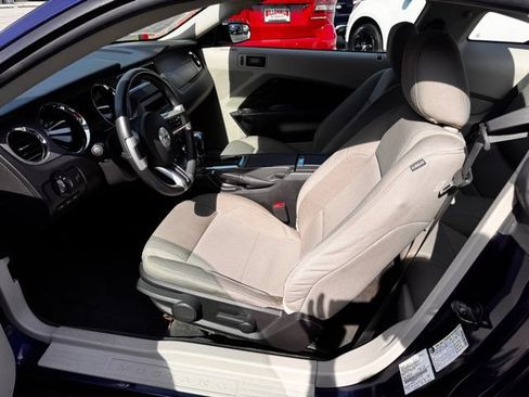 Used 2011 Ford Mustang Coupe w/ 101A Rapid Spec Order Code RWD image 9
