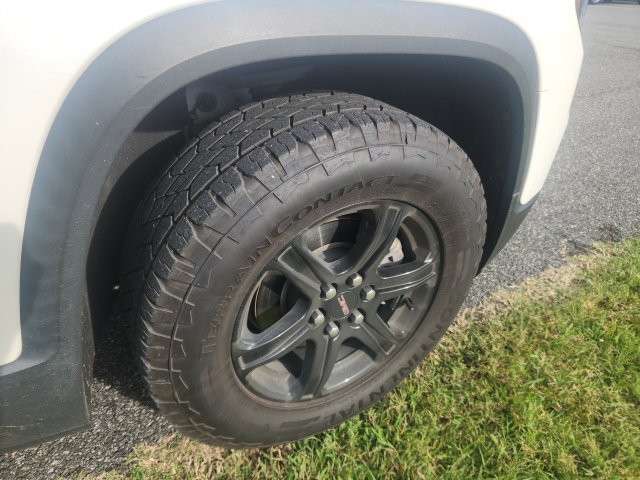 Used 2022 GMC Acadia AT4 w/ Technology Package AWD/4WD image 12