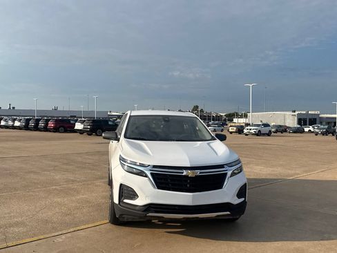Used 2023 Chevrolet Equinox LS w/ LS Convenience Package FWD image 5