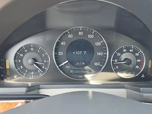 Used 2005 Mercedes-Benz E 320 Sedan w/ Sunroof Pkg image 12