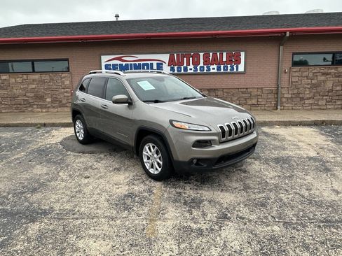 Used 2016 Jeep Cherokee Latitude w/ Safety/Convenience Group AWD/4WD image 2