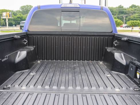 Used 2023 Toyota Tacoma TRD Off-Road AWD/4WD image 30