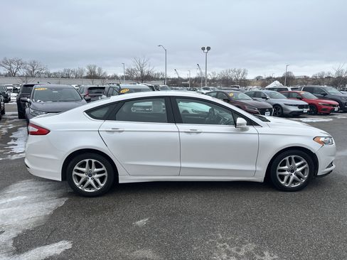 Used 2016 Ford Fusion SE image 4