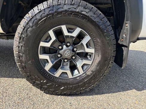 Used 2021 Toyota Tacoma TRD Off-Road image 22