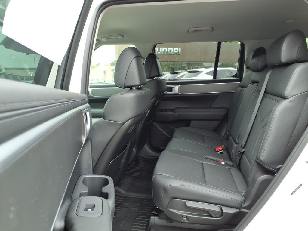 Certified 2026 Hyundai Santa Fe SEL FWD image 9