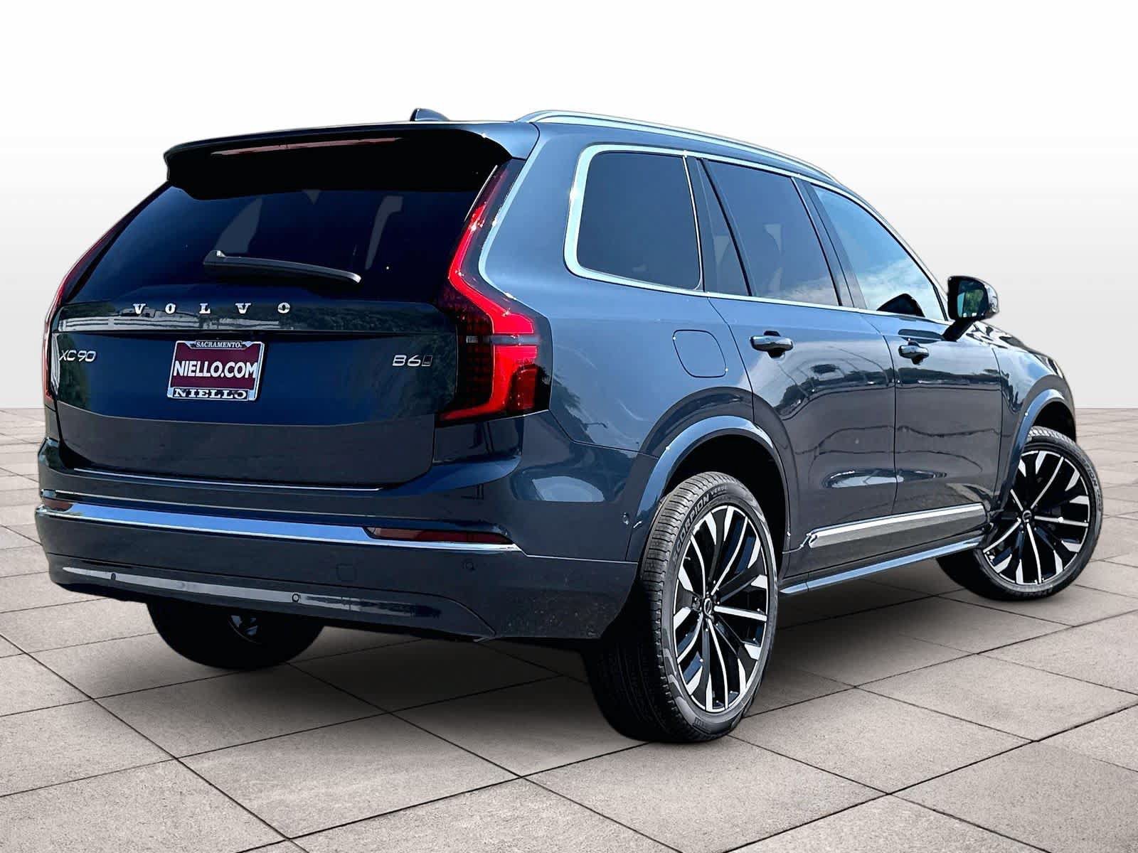 New 2026 Volvo XC90 B6 Plus w/ Protection Package Premier AWD/4WD image 4