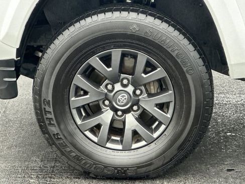 Certified 2023 Toyota Tacoma SR5 image 30