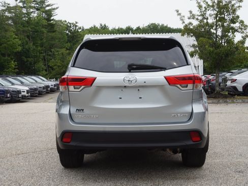 Used 2017 Toyota Highlander XLE AWD/4WD image 6