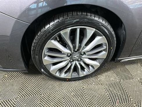 Used 2018 Acura RLX w/ Technology Package FWD image 9