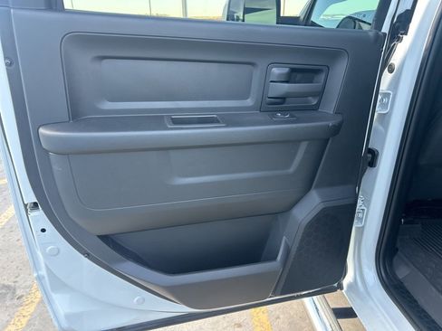 Used 2022 RAM 2500 Tradesman w/ Chrome Appearance Group image 14