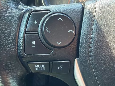 Used 2019 Toyota Corolla SE FWD image 12