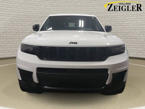 Used 2023 Jeep Grand Cherokee L Laredo AWD/4WD image 2